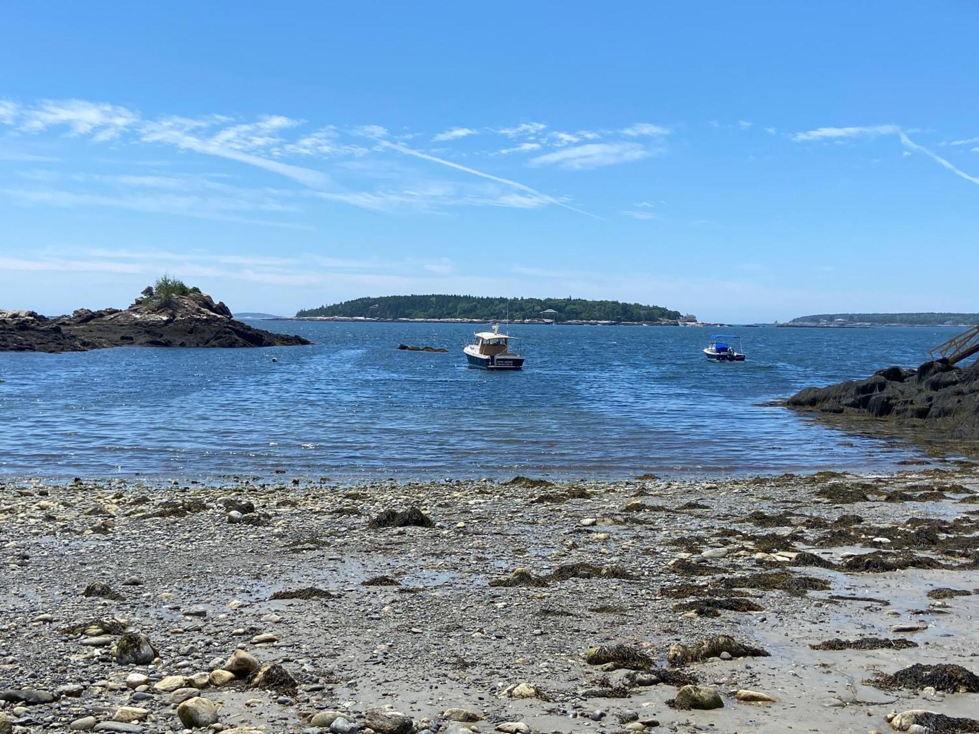 Bed & Breakfast Christmas Cove